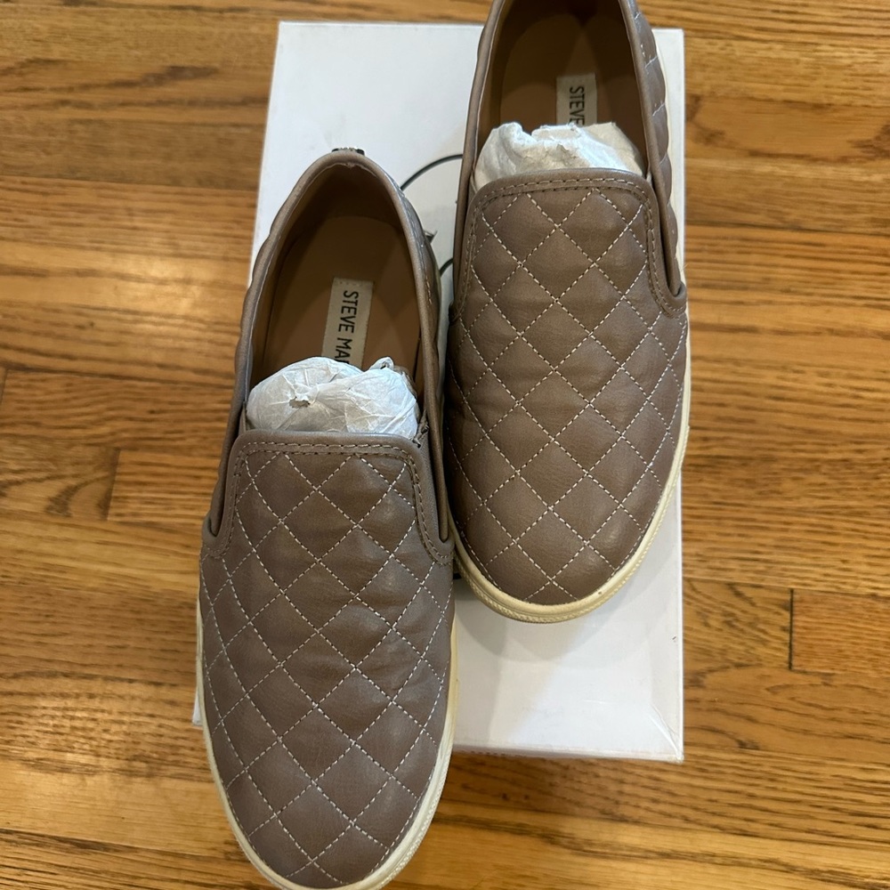 Steve Madden Ecentrcq- Grey